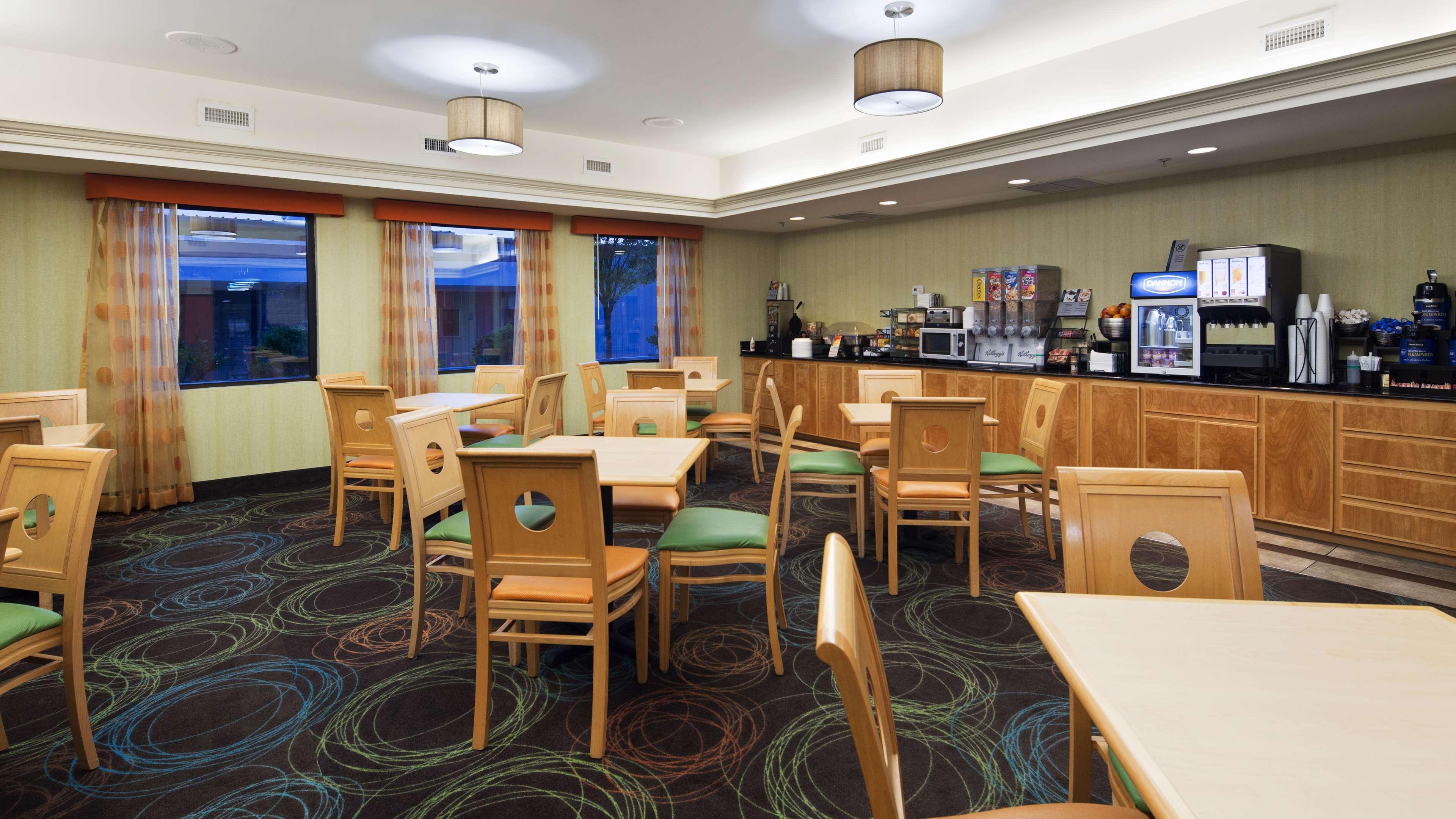 Best Western Plus Glen Allen Inn Esterno foto