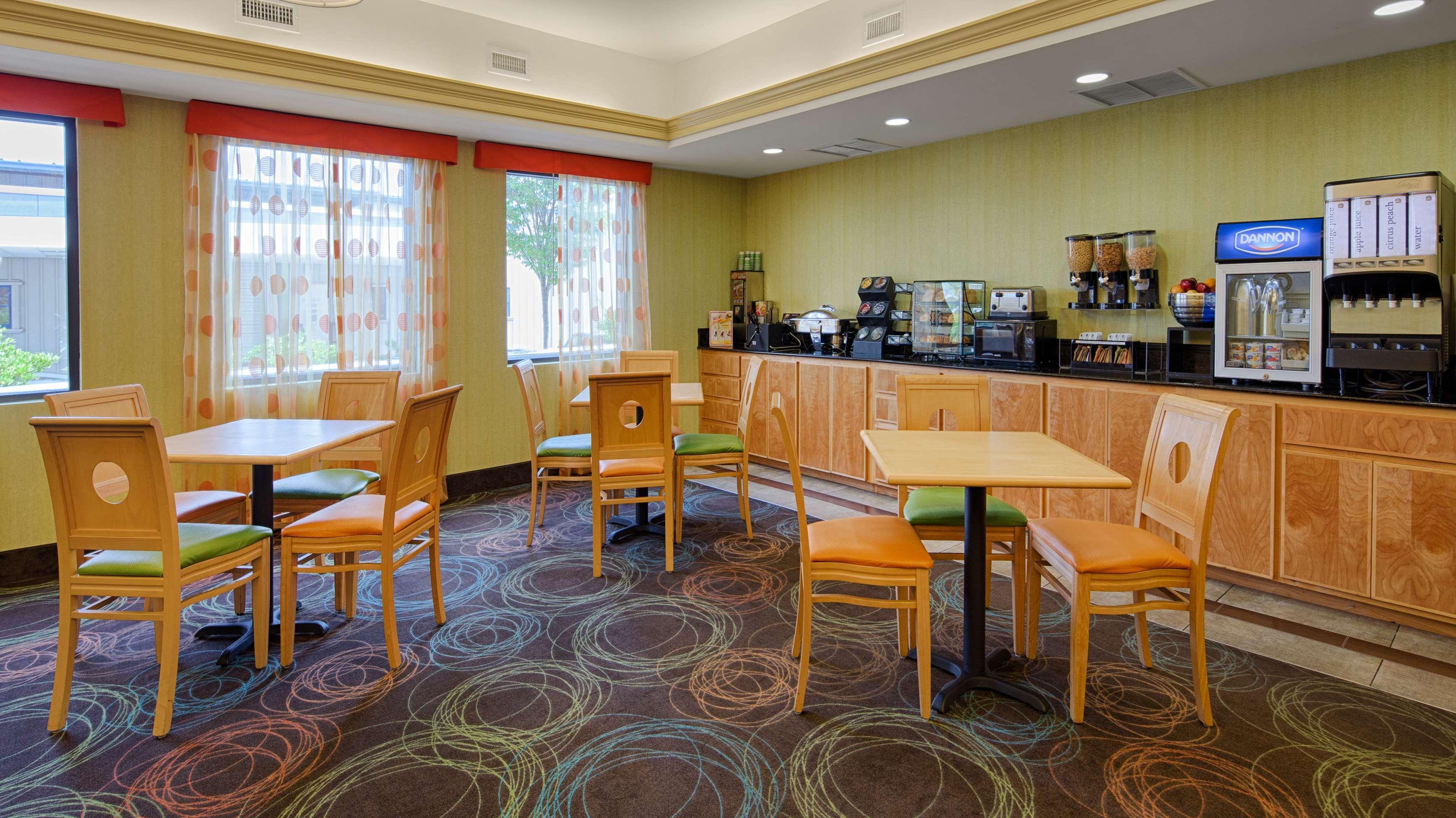 Best Western Plus Glen Allen Inn Esterno foto